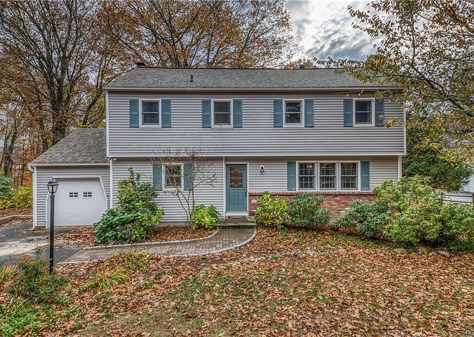 1st image of 27 Astor Dr
