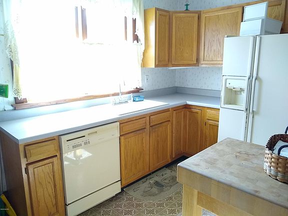 3rd image of 605 W Haight St