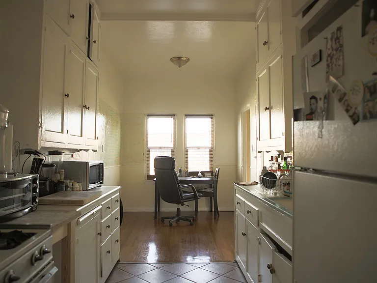 365 N Spaulding Ave #5 — Photo 3