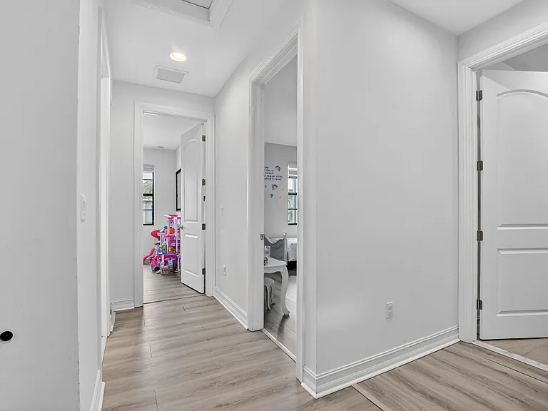 10106 Akenside Dr — Photo 17