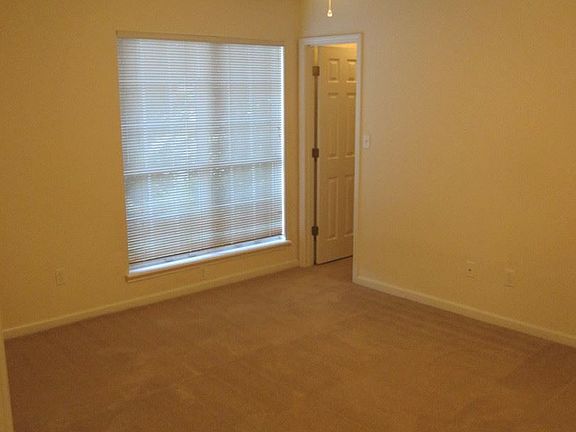 5th image of 1335 Silver Moon Dr