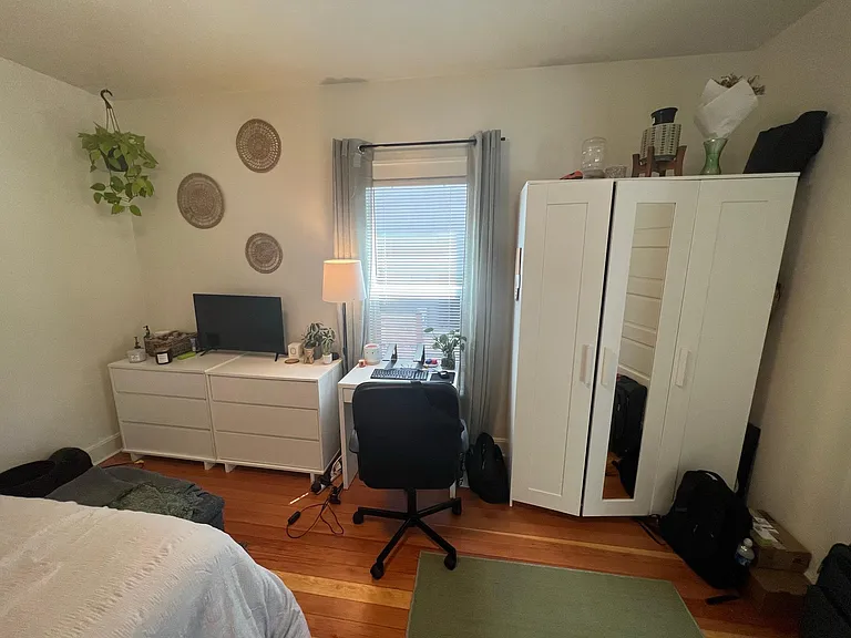 531 Federal Ave E — Photo 16