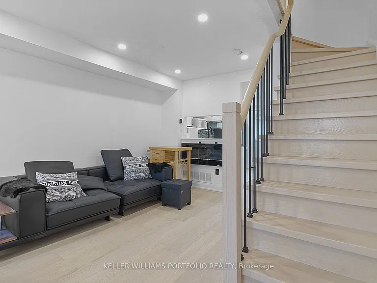 9542 Sheppard Ave E — Photo 4