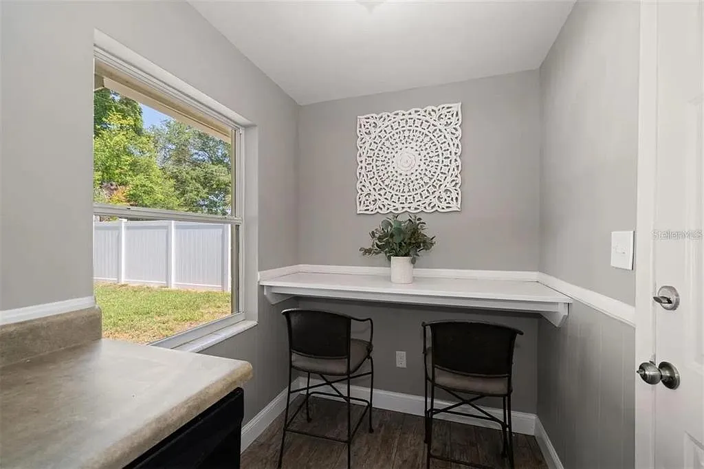 2 bed, 1.0 bath, 856 sqft, $5,000 — Photo 3