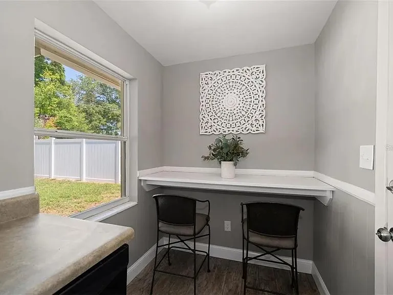 2132 Isabelle St — Photo 3