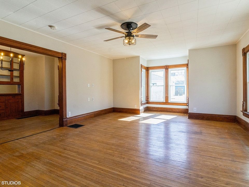 2nd image of 309 W Walnut St