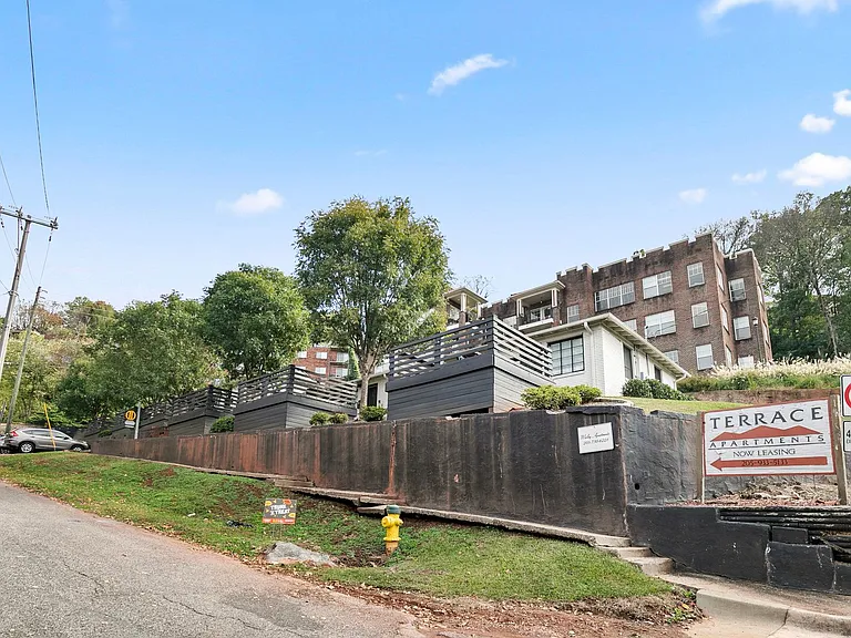 Wesley Apartments — Photo 27