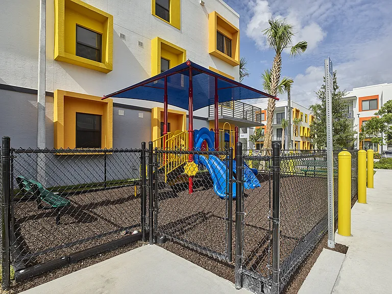 Gateway Luxury Apartments — Photo 22