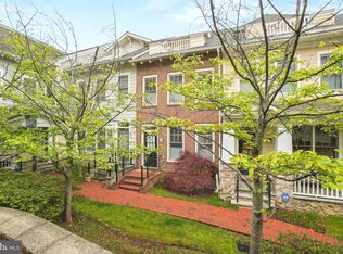 1332 N Danville St, Arlington, VA 22201