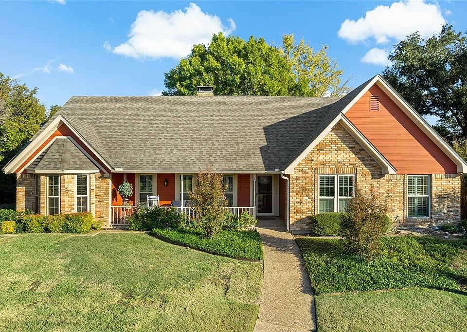 1st image of 114 Crestwood Dr