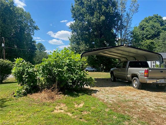3rd image of 426 Pondview Dr