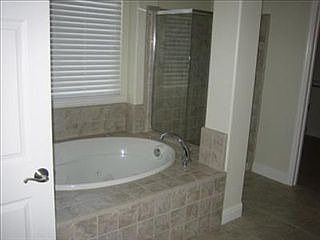 5th image of 1610 Montrose Ln