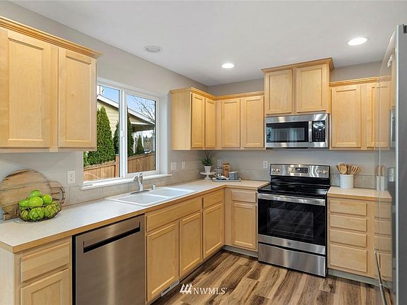 4th image of 5709 47th St NE