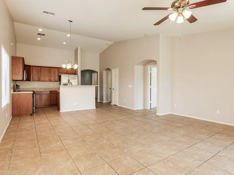 2431 W Gaby Rd — Photo 4