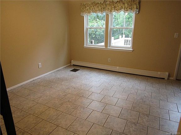 5th image of 535 Saracino Dr