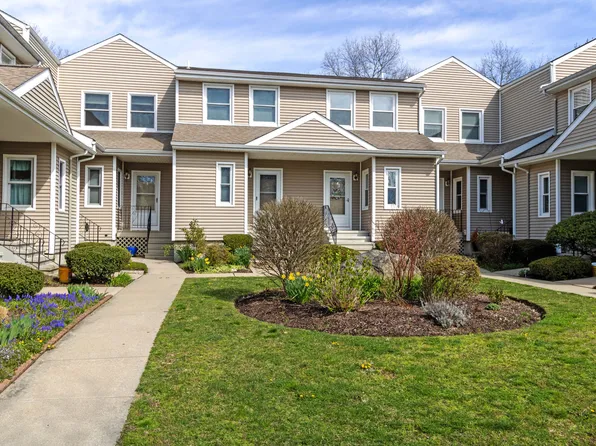 45 Cobblestone Drive, Groton, CT 06340