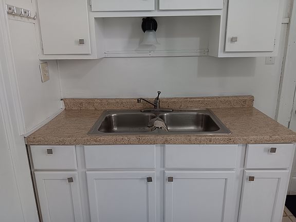 4th image of 639 Ross Ave