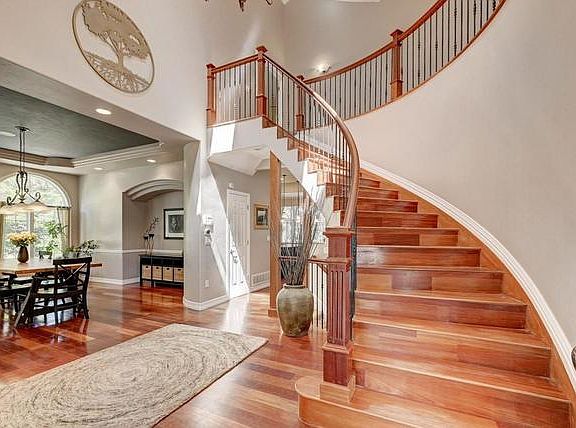 3rd image of 1581 Blakcomb Ct