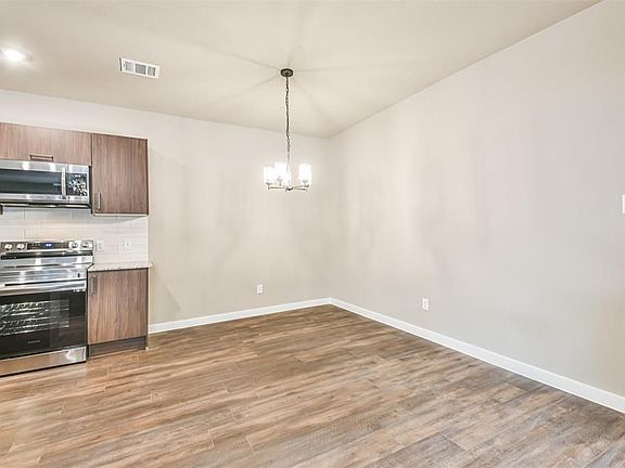3rd image of 9863 Grosbeak Ln