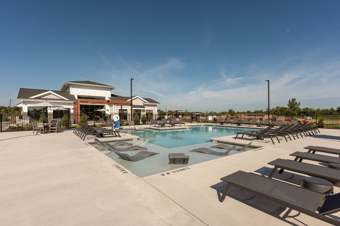 Seasons at Spring Street Resort Style Pool