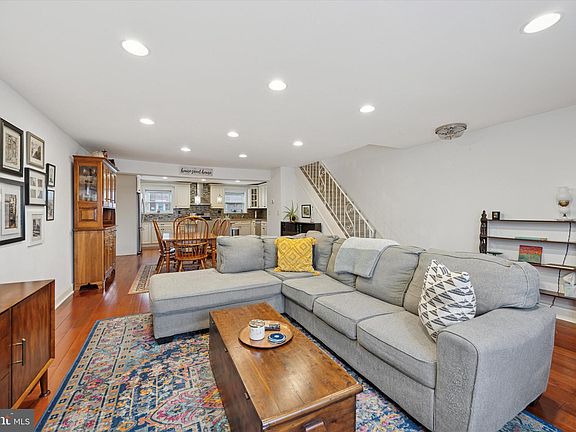 3rd image of 3734 Bandon Dr