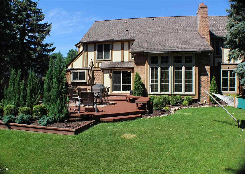 2nd image of 598 Snowmass Dr