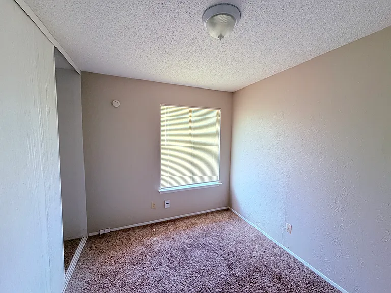 9611 Blue Creek Ln — Photo 23
