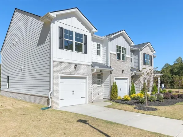 2072 Crossing Rd, Stone Mountain, GA 30088