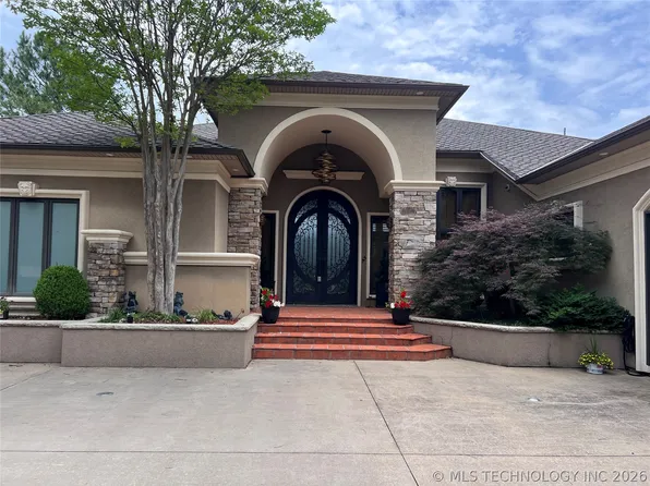 8 Torrey Pines Ct, McAlester, OK 74501