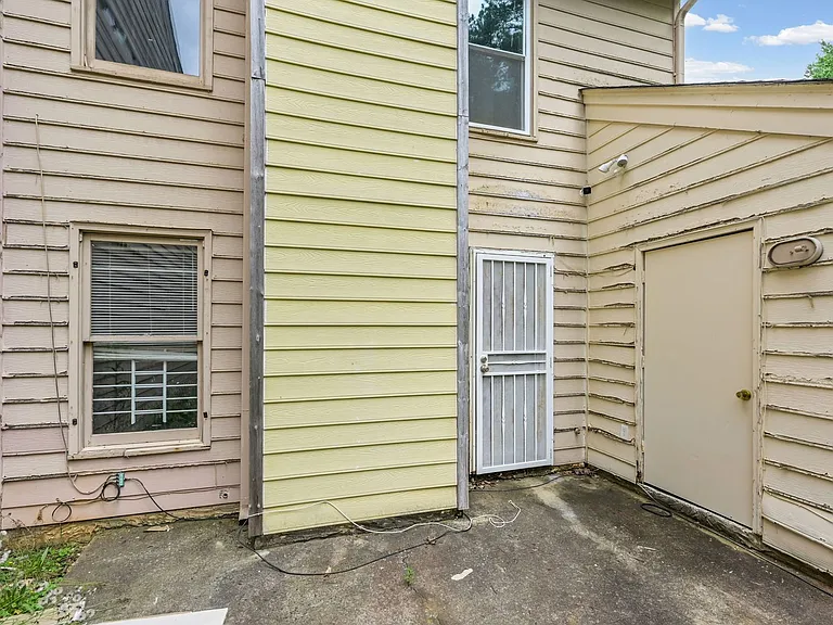 8066 Woodlake Dr — Photo 24