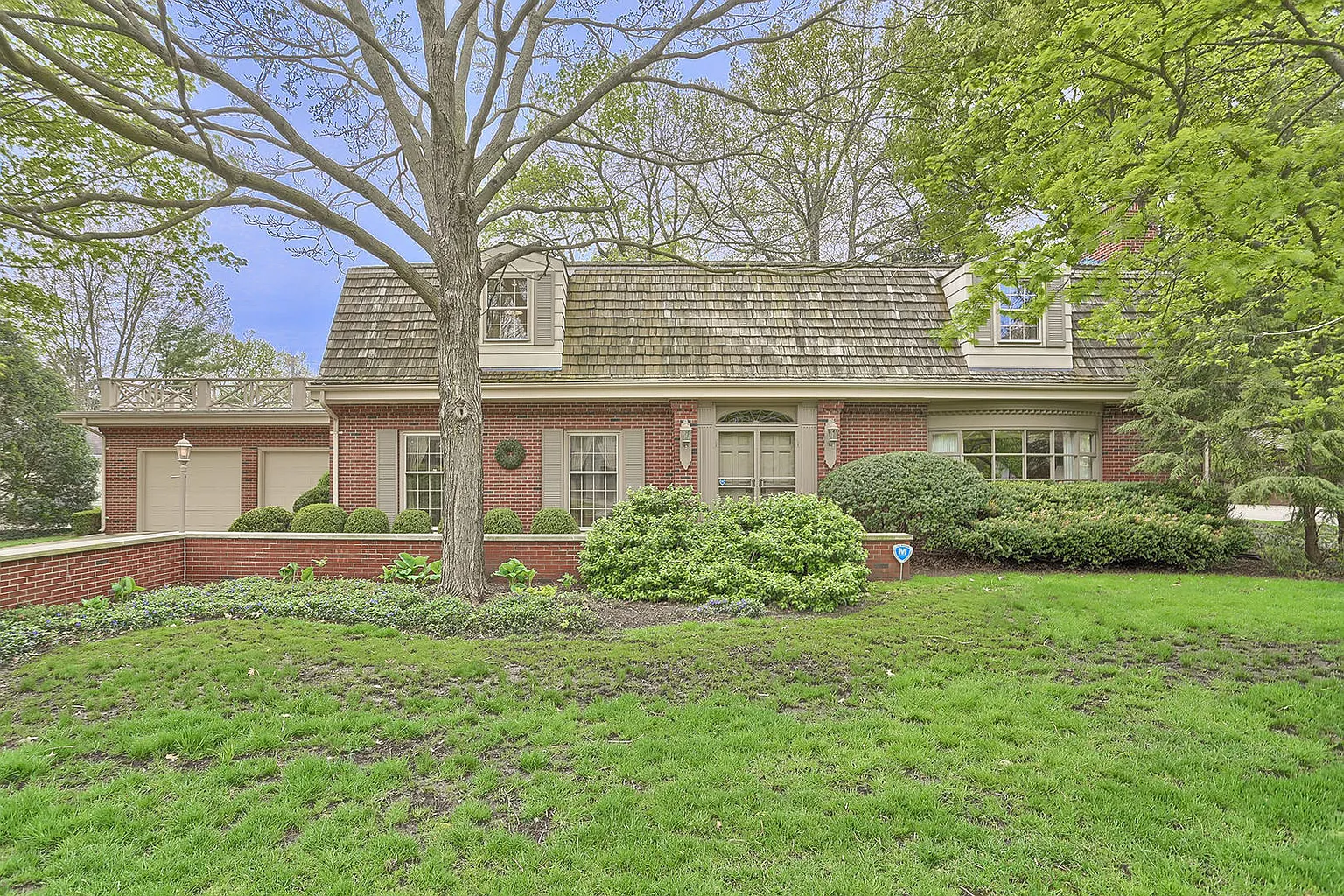 1405 Waverly Dr photo 1