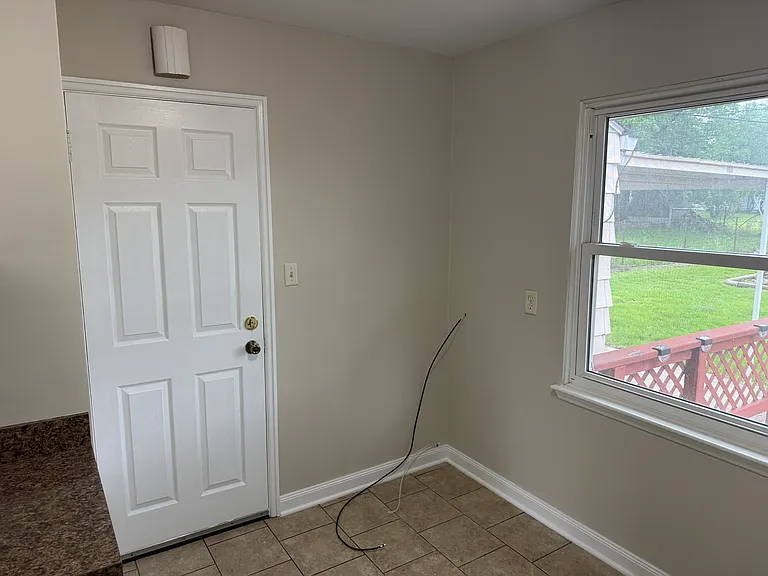 9047 Newkirk Dr — Photo 24