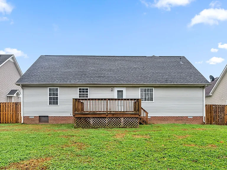 1626 Autumn Dr — Photo 29