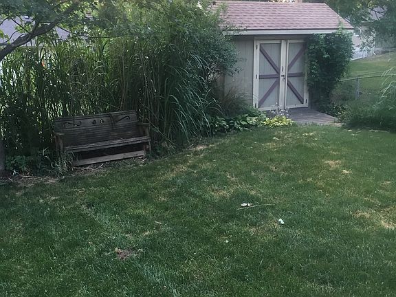5th image of 3812 S Drumm Ave