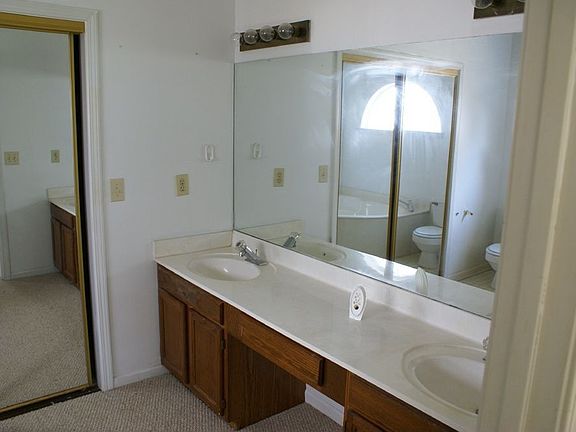 Master Bath with Garden Tub