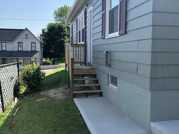 4th image of 1304 W Mountain Ave