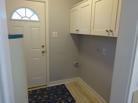 5th image of 1223 Trenton St