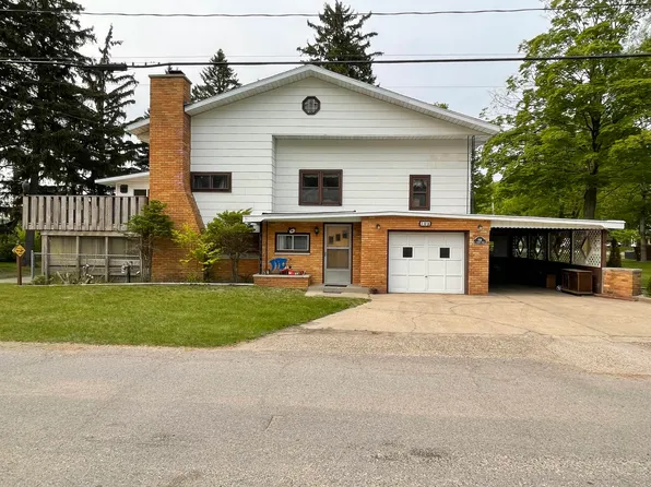 108 W Market St, Whitehall, MI 49461