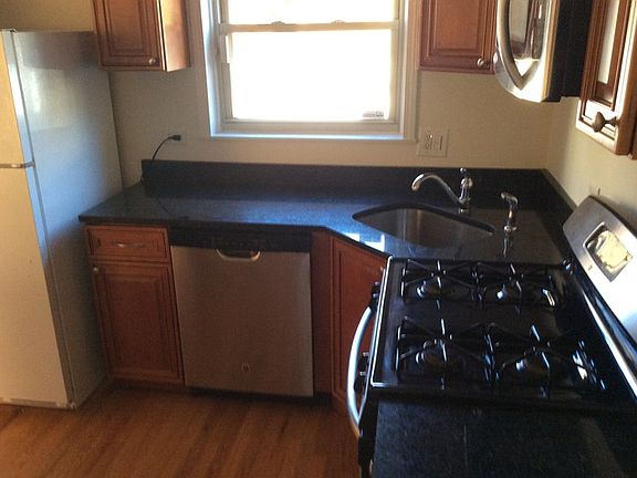 3rd image of 1540 W Chase Ave APT 1W