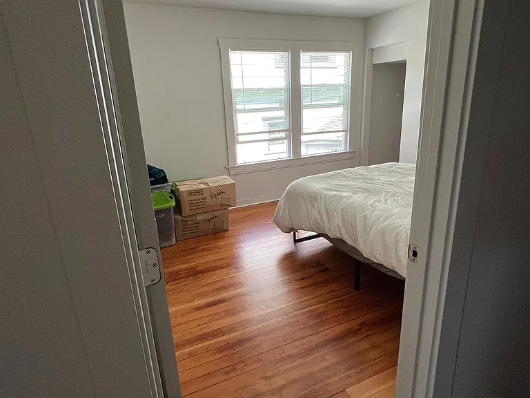554 SW Jefferson Ave #5 — Photo 2