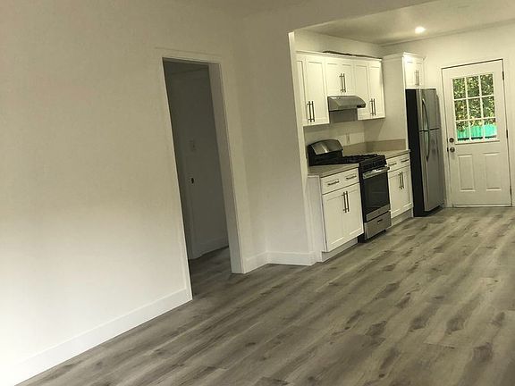 4th image of 1340 Silver Lake Blvd