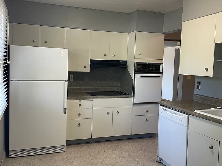 728 Saint Charles St #1 — Photo 2