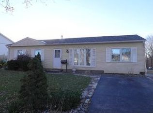 404 Ridge Cir, Streamwood, IL 60107