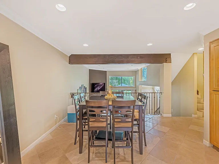 5800 Owensmouth Ave #7 — Photo 16