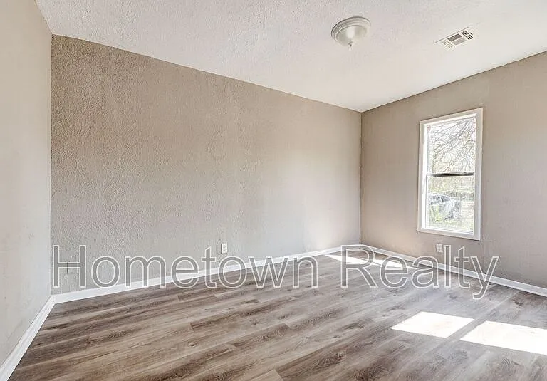 2122 N Glen Ellyn St — Photo 14