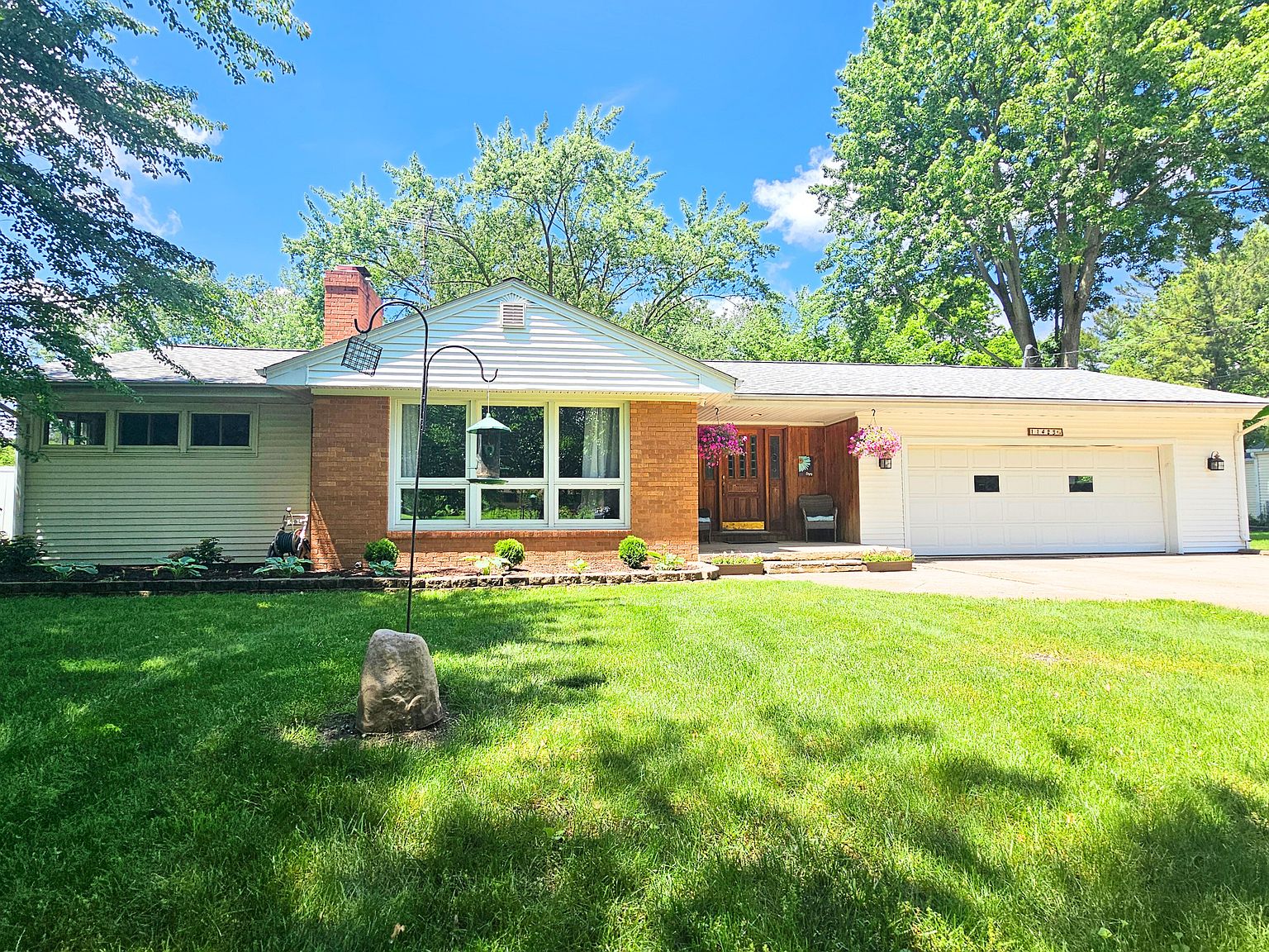 【中古】 Sunset Drive MaroKawabata 11423 Sunset Dr, Clio, MI 48420 | Zillow
