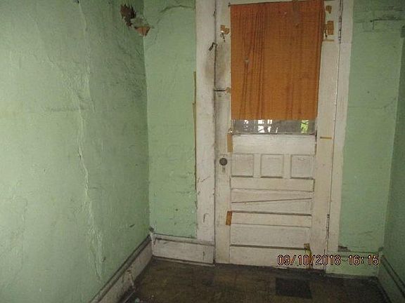 5th image of 499 E Hinman Ave