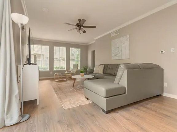 5th image of 2100 Tanglewilde St APT 77