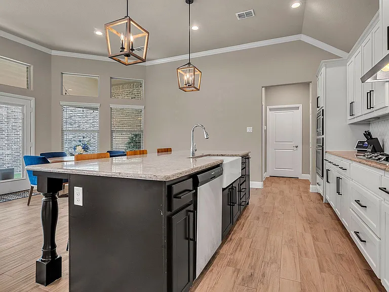 913 Boardwalk Way — Photo 10