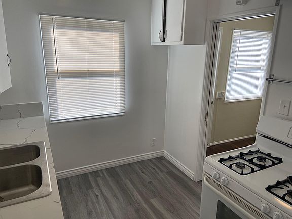 5th image of 730 Vincent St